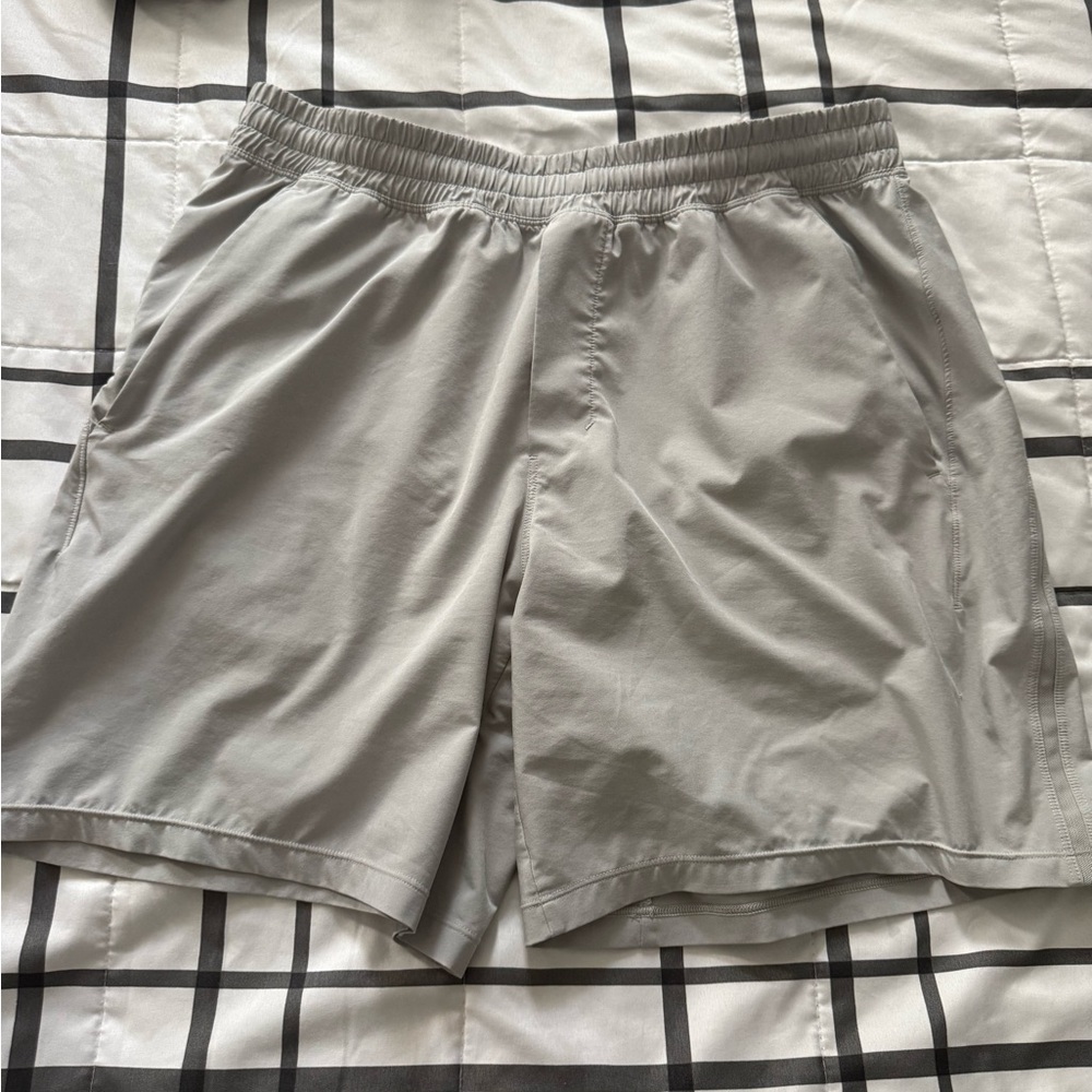 Men’s LuluLemon Pace Breaker Shorts (Linerless)